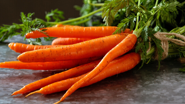 Alimentos que reforçam o sistema imunitário: cenouras
