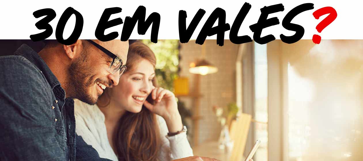 homem e mulher sorridentes