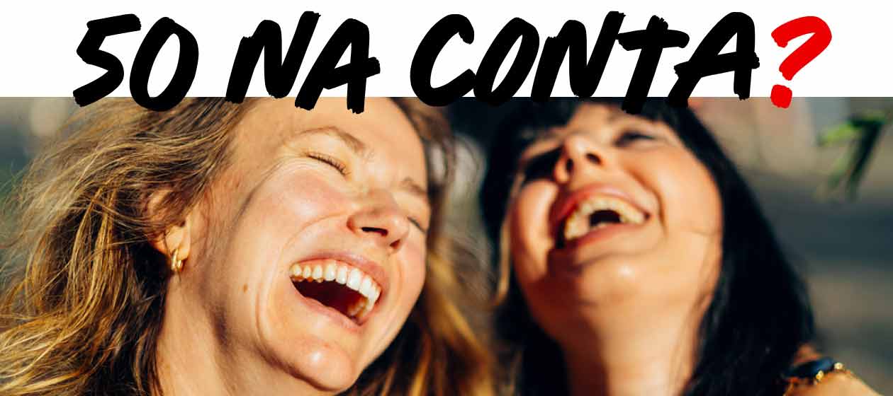 duas mulheres a rirem