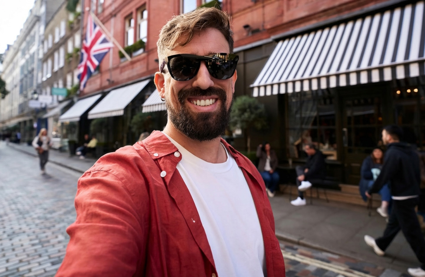 Ilustrações relativas ao Cartão de débito Santander