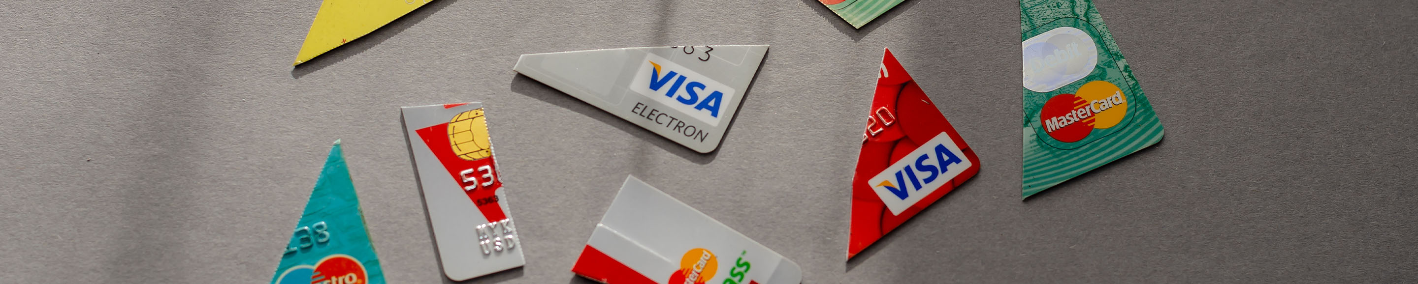 Como posso cancelar o cartão de débito ou cartão de crédito?
