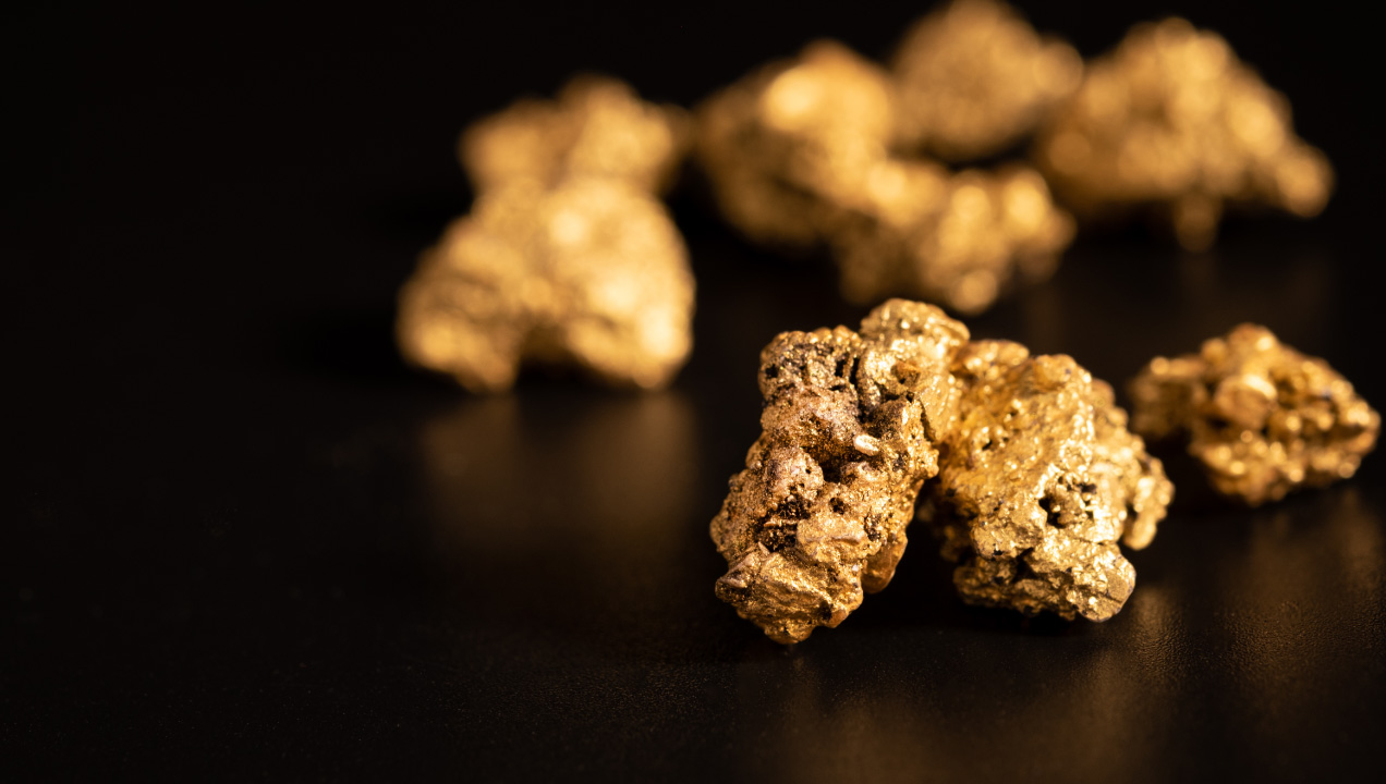 Pedaços de ouro bruto