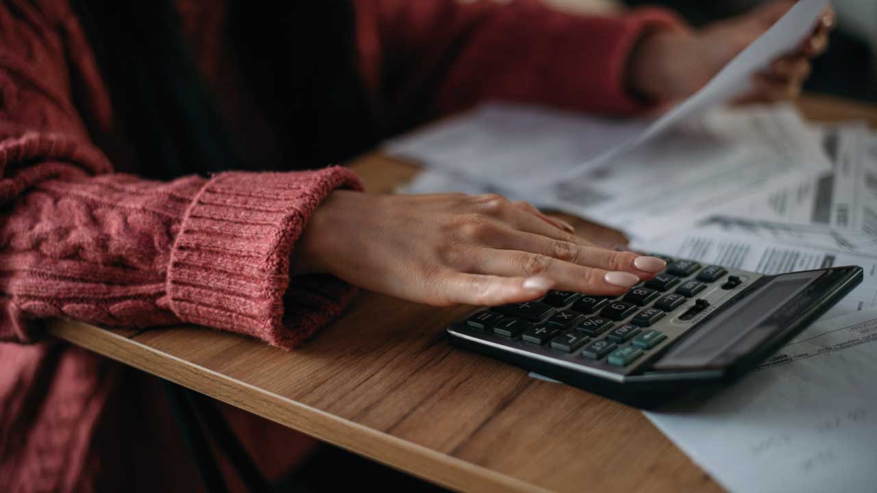 Reading information about Mortgage in Portugal