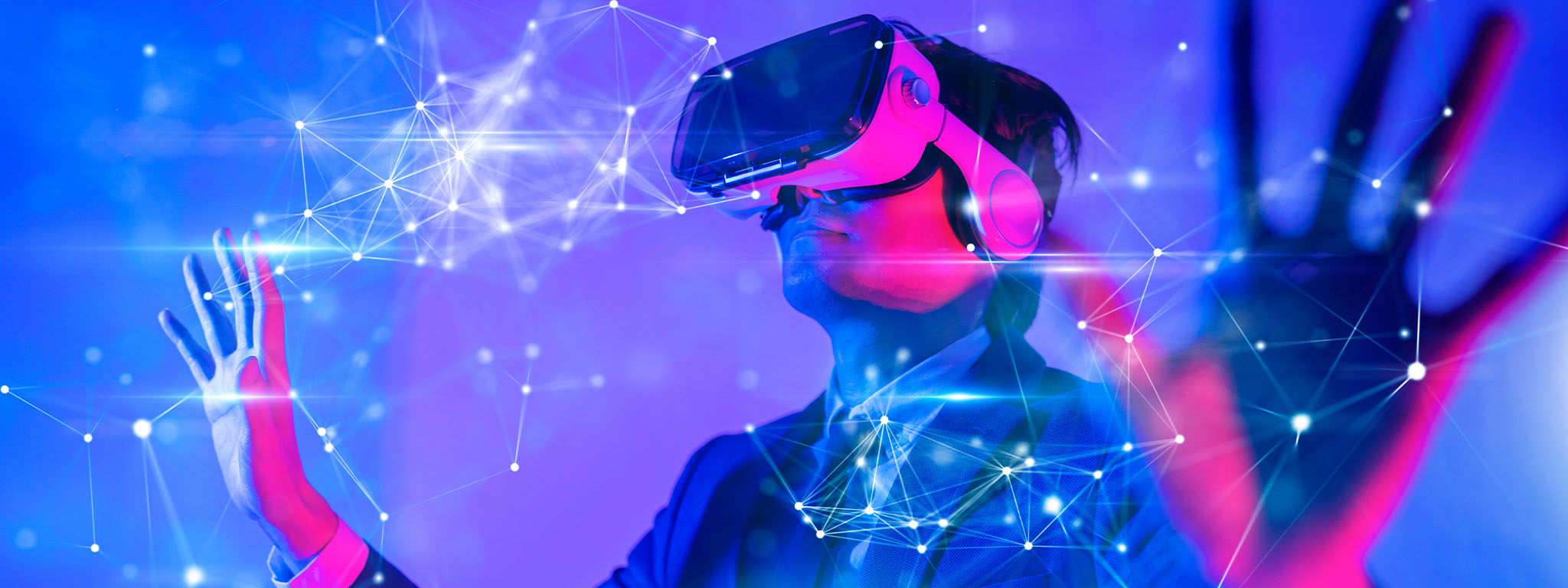 pessoa com oculos de realidade virtual no metaverso