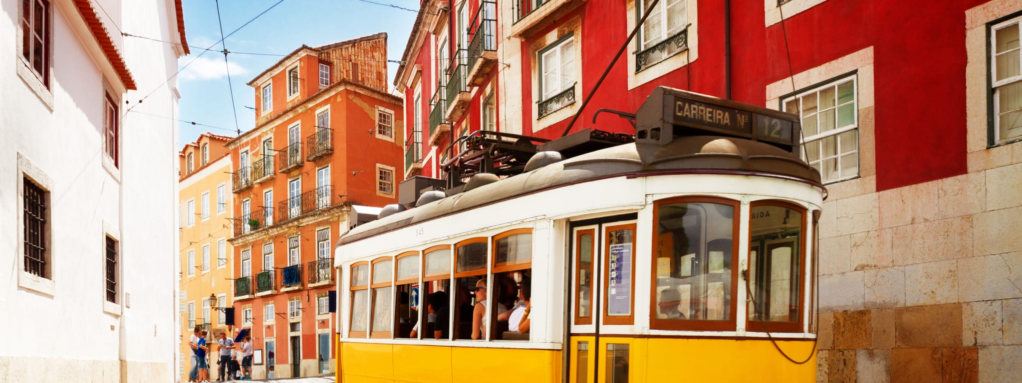 imagem com elétrico na cidade de lisboa