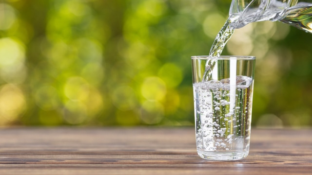 Quantos litros de água devemos beber por dia?