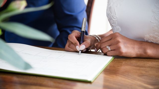 assinar licença de casamento