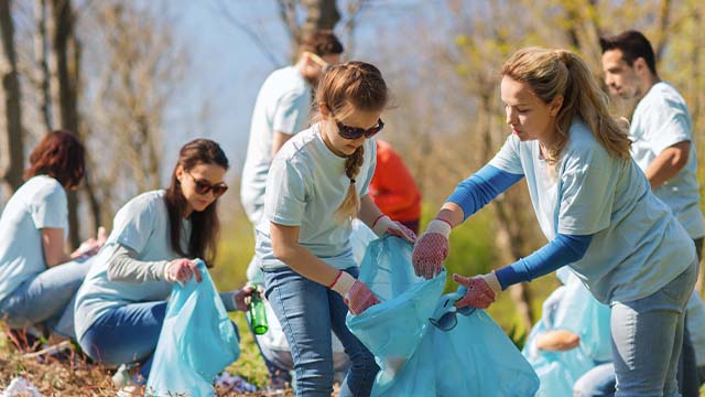 jovens a fazer voluntariado internacional